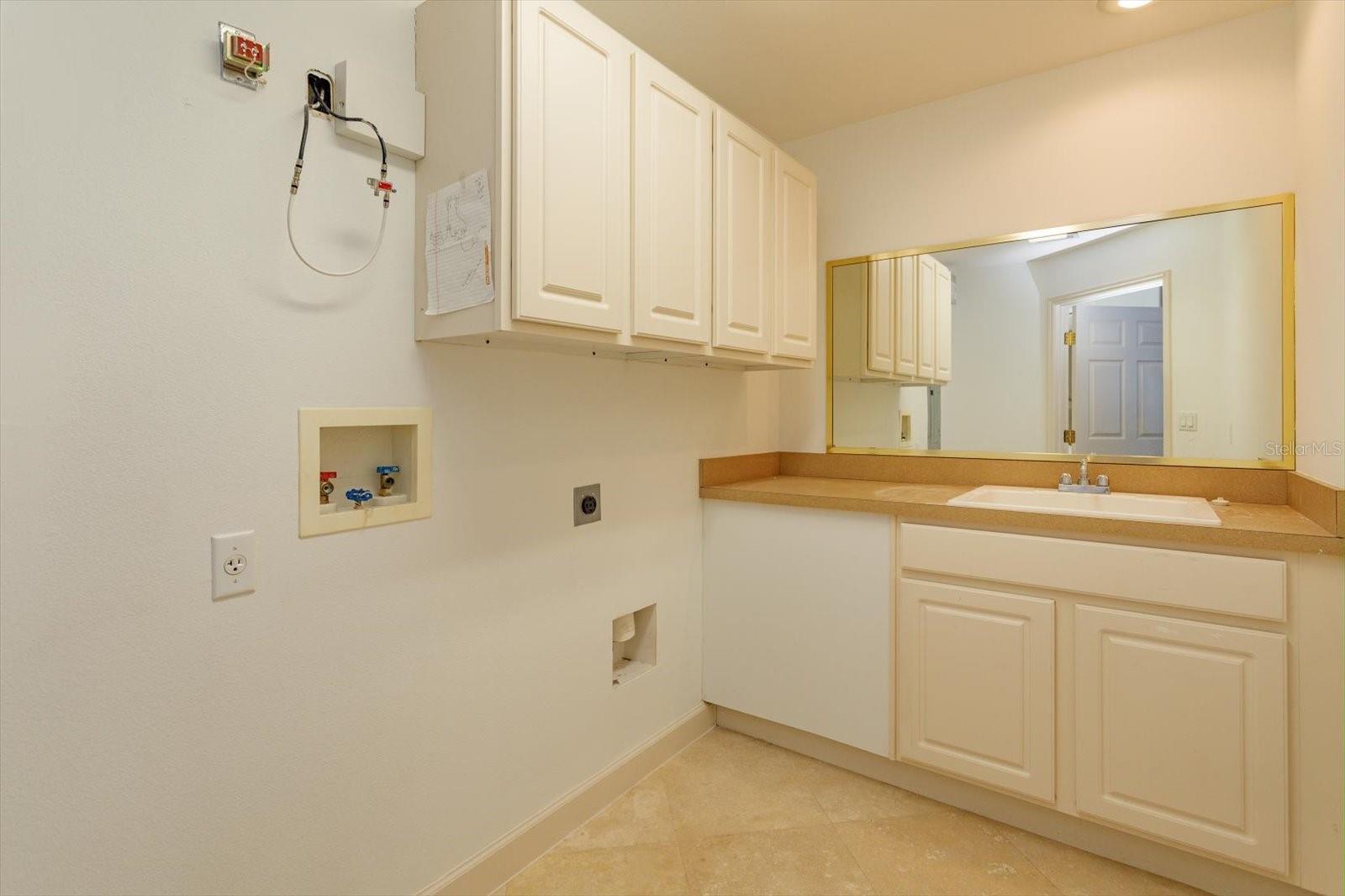 Image 31 of 31 For 8761 The Esplanade  31