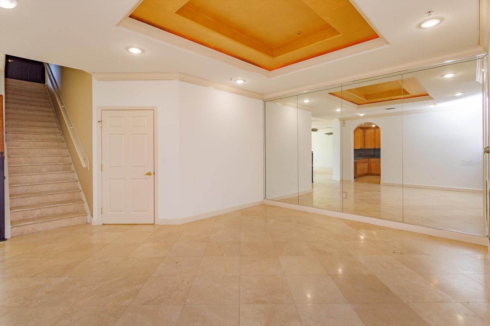 Image 4 of 31 For 8761 The Esplanade  31