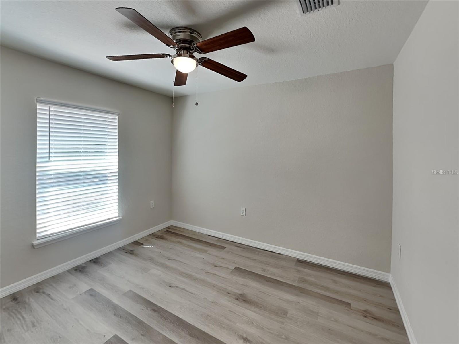 Image 18 of 21 For 27 Pine Circle