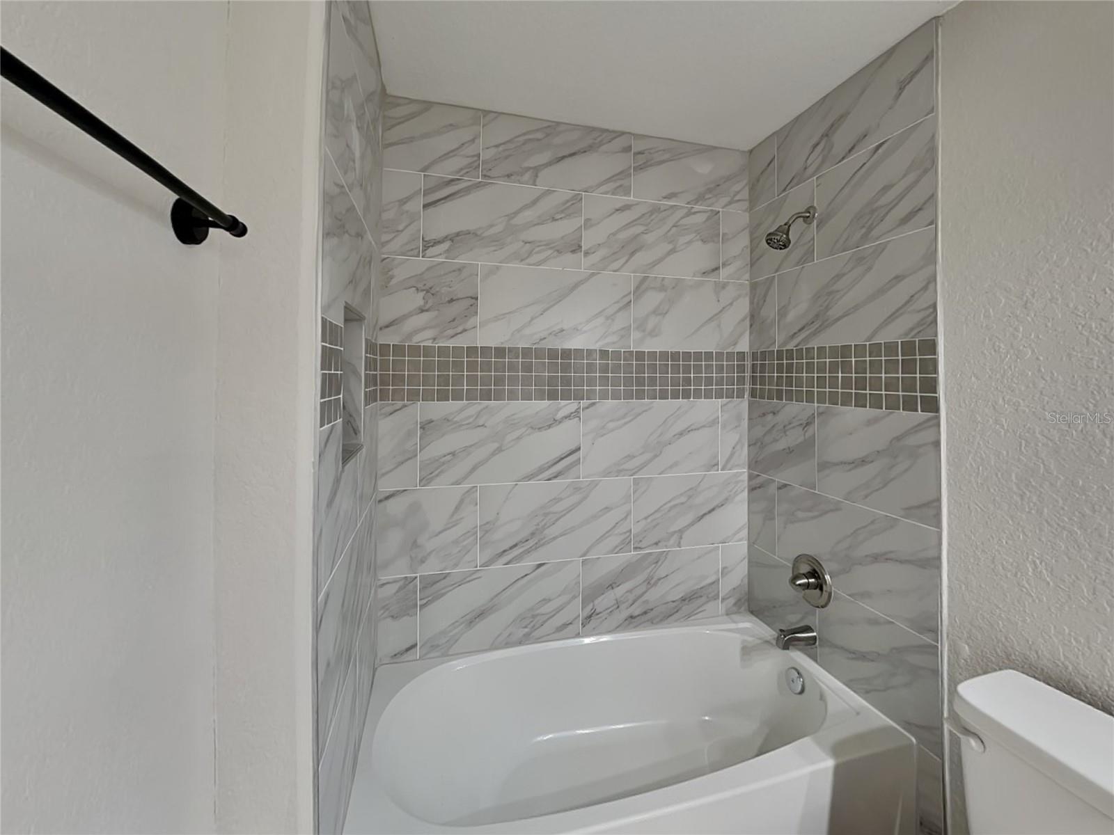 Image 20 of 21 For 27 Pine Circle