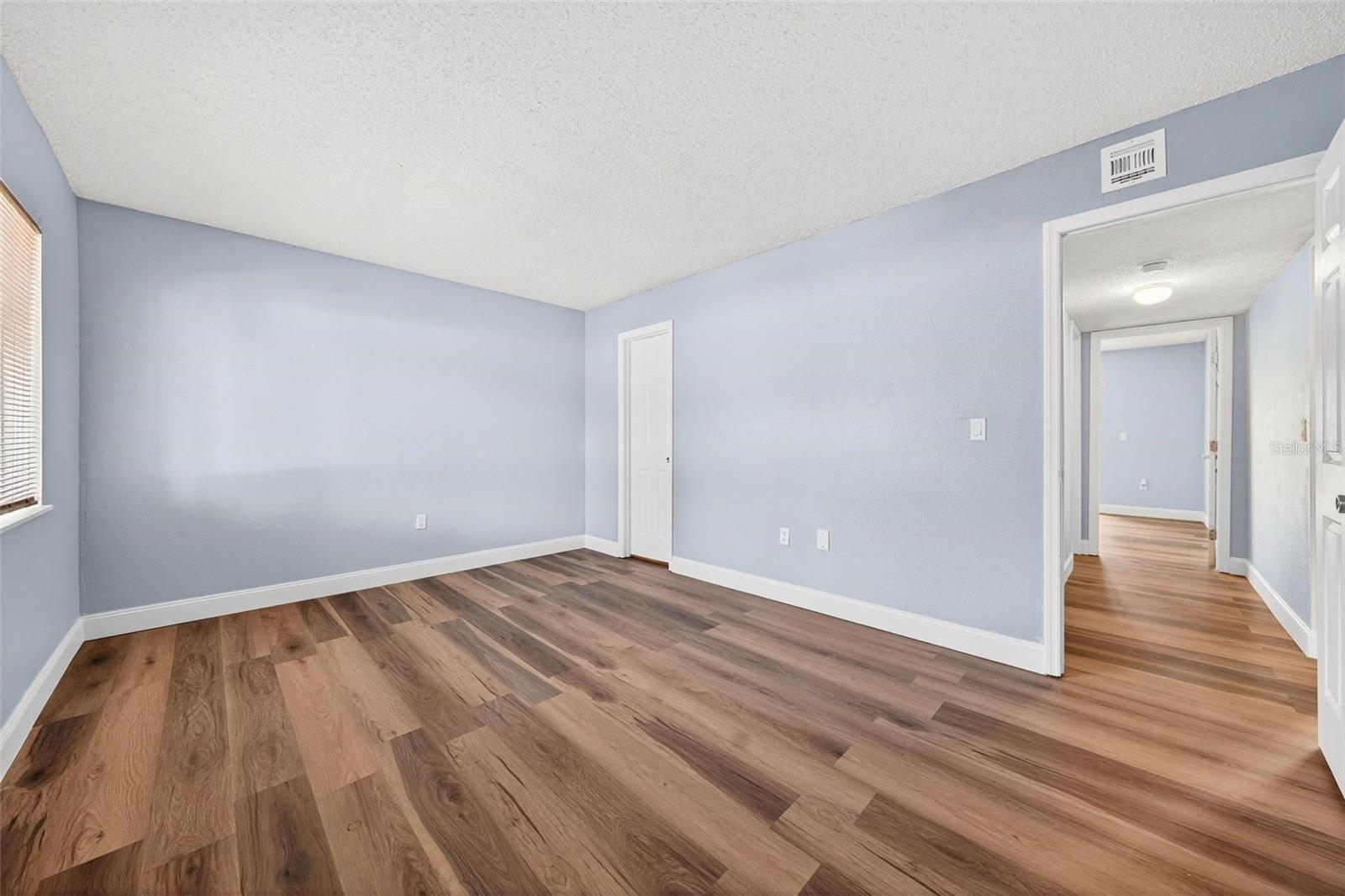 Image 17 of 35 For 4223 Semoran Blvd  1