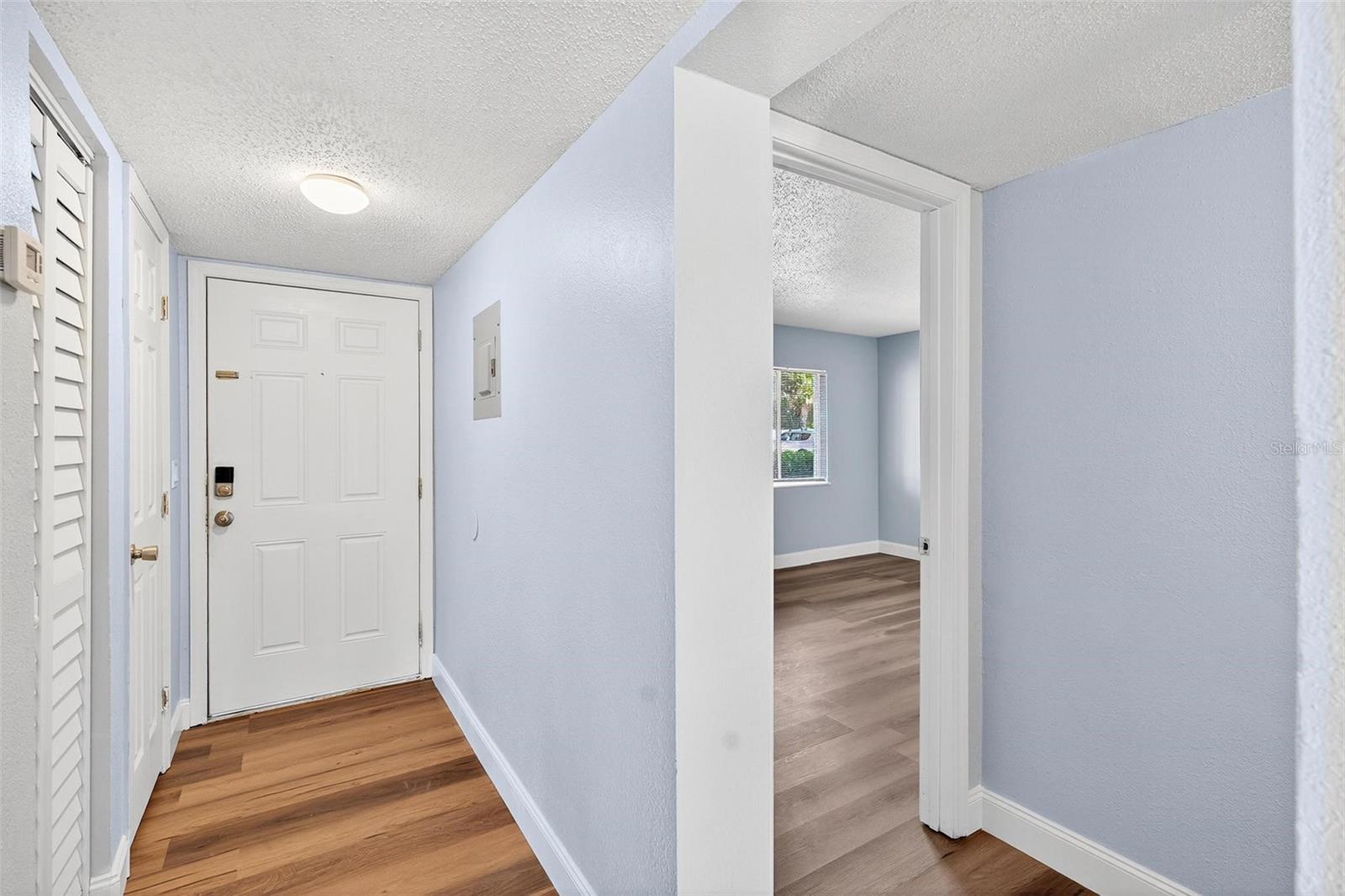 Image 3 of 35 For 4223 Semoran Blvd  1