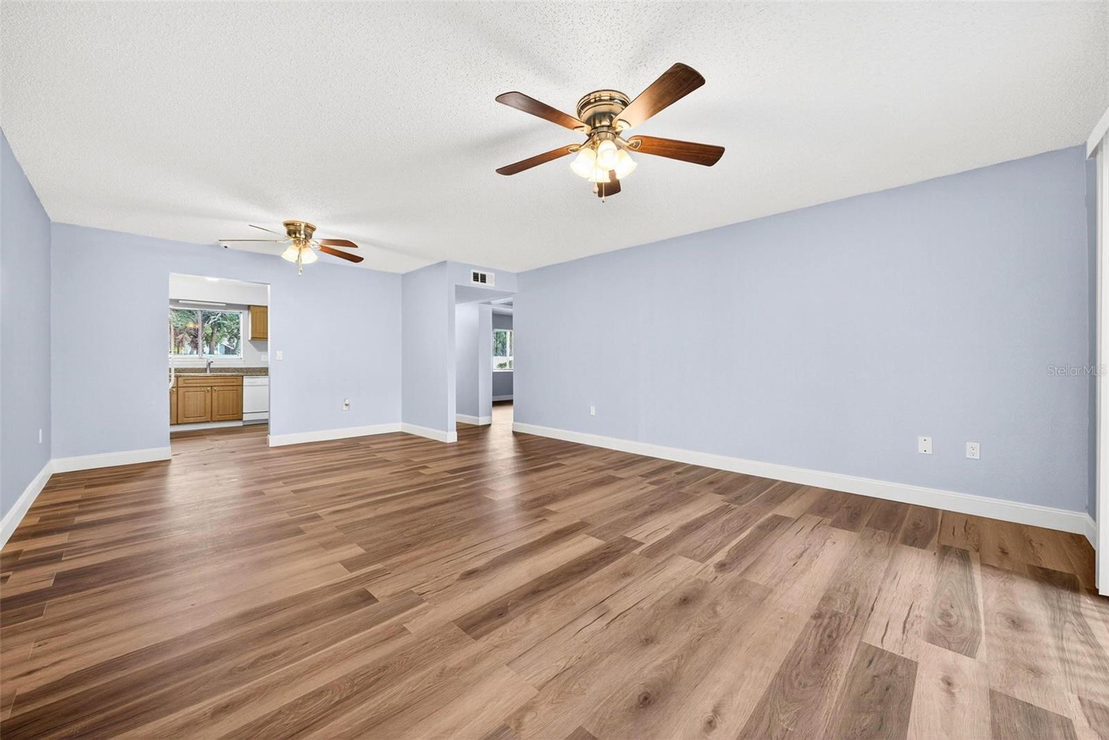 Image 4 of 35 For 4223 Semoran Blvd  1