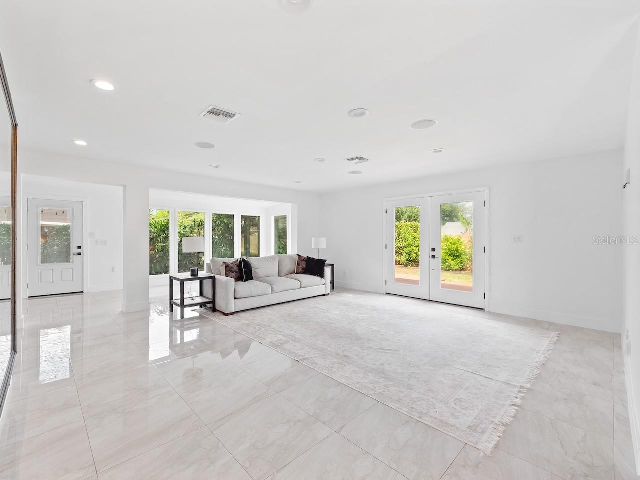 Image 13 of 42 For 5017 Pelleport Avenue