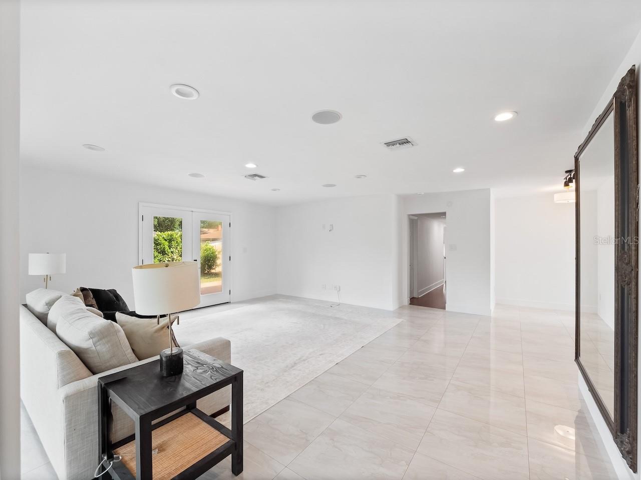 Image 17 of 42 For 5017 Pelleport Avenue