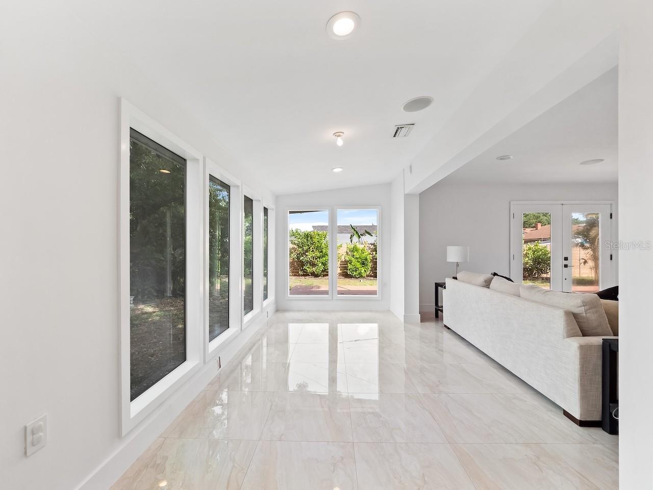 Image 18 of 42 For 5017 Pelleport Avenue