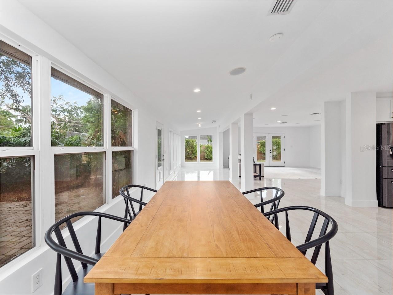 Image 26 of 42 For 5017 Pelleport Avenue