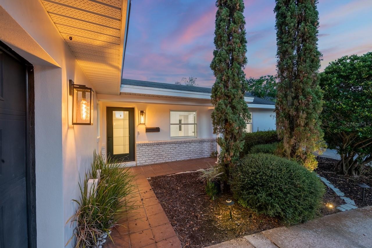 Image 4 of 42 For 5017 Pelleport Avenue