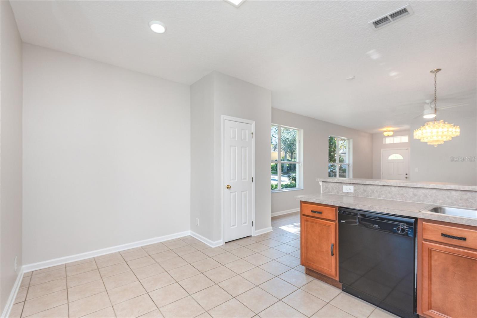 Image 11 of 27 For 409 Ridgeway Boulevard