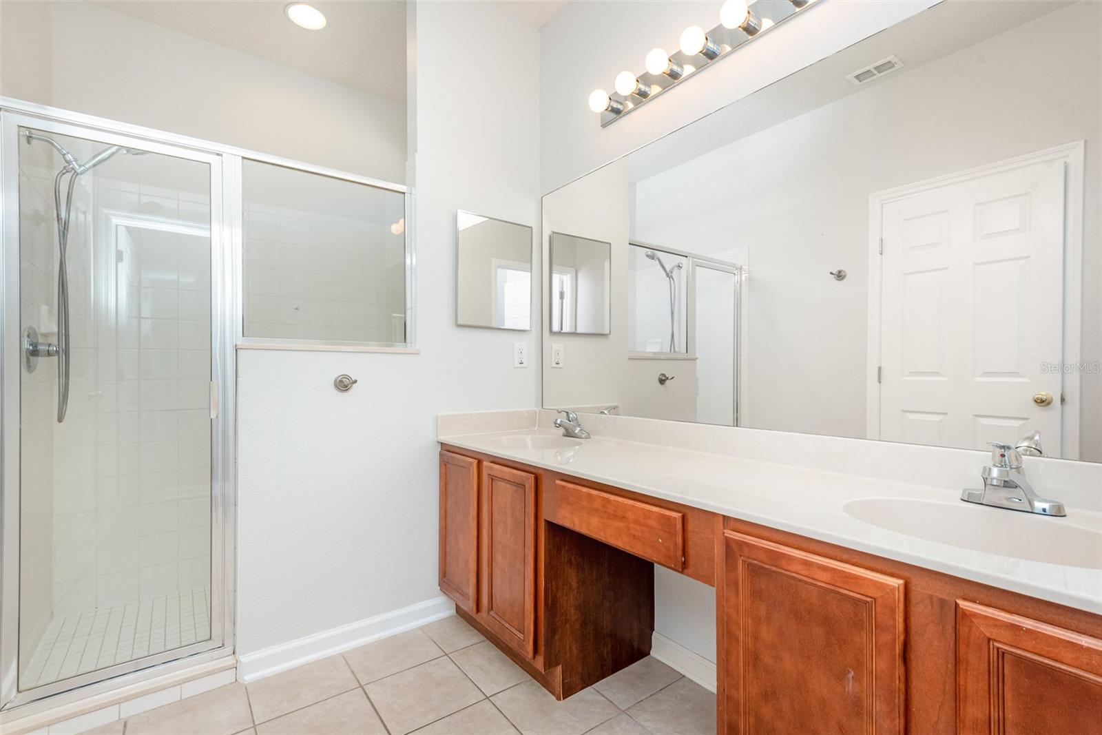 Image 22 of 27 For 409 Ridgeway Boulevard