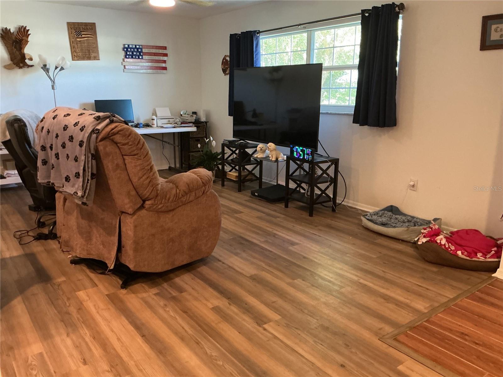 Image 7 of 47 For 201 Loch Low Drive