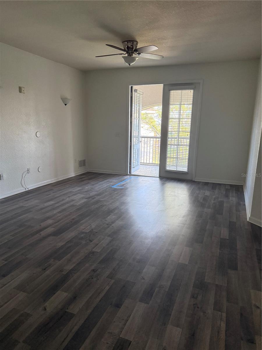 Image 18 of 34 For 3051 Greystone Loop 304