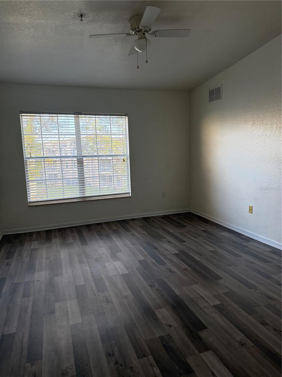 Image 21 of 34 For 3051 Greystone Loop 304