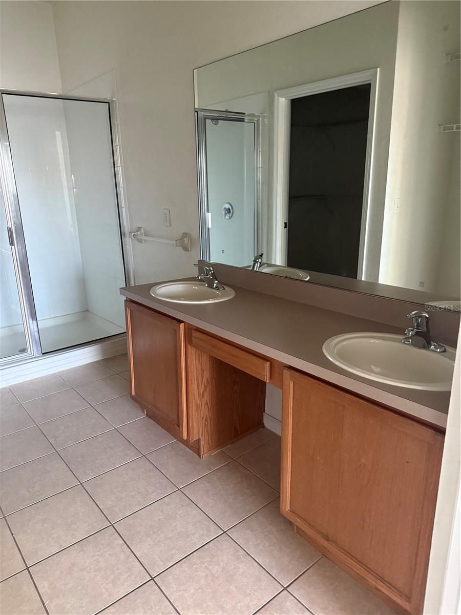 Image 25 of 34 For 3051 Greystone Loop 304