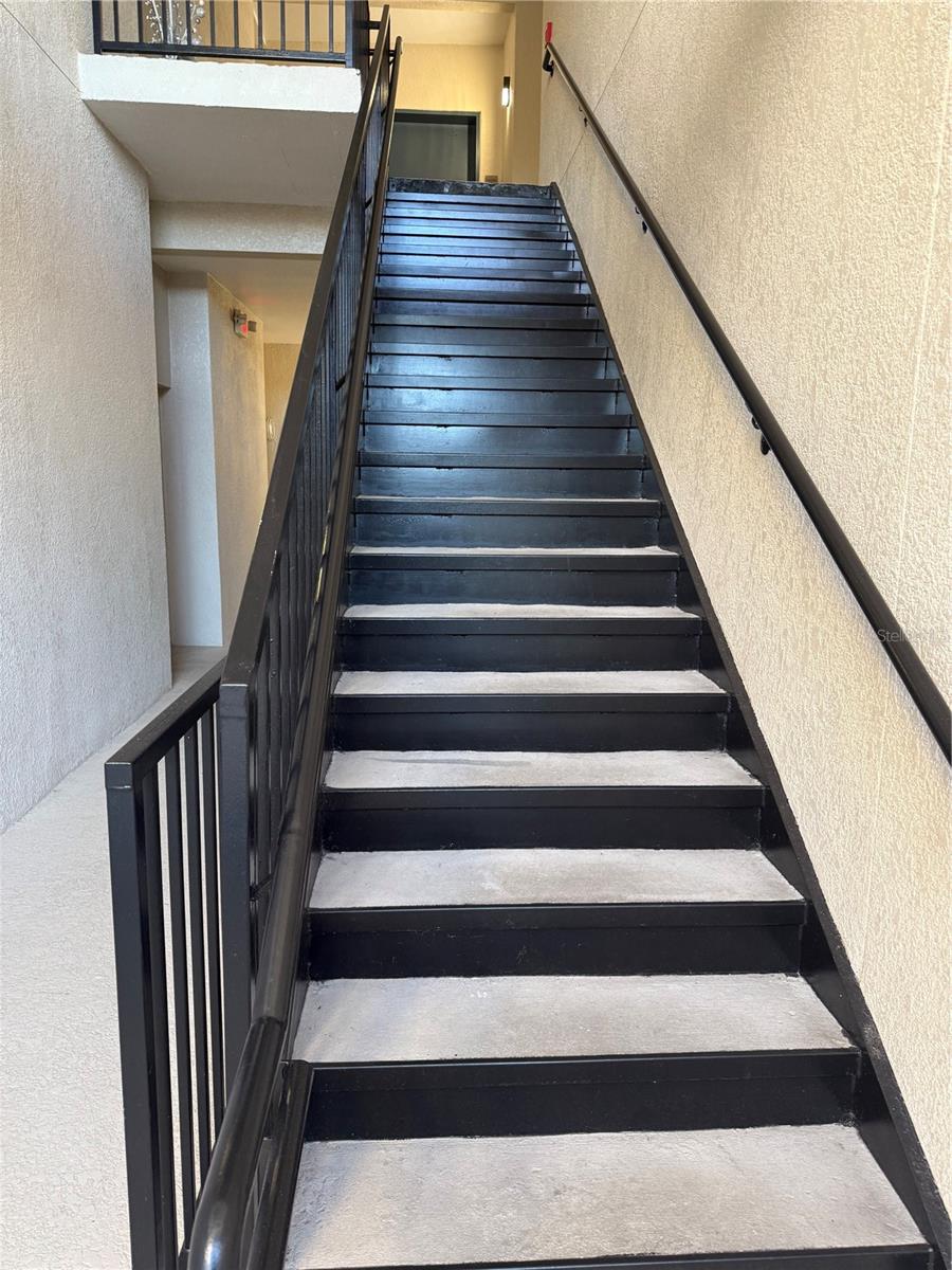 Image 4 of 34 For 3051 Greystone Loop 304