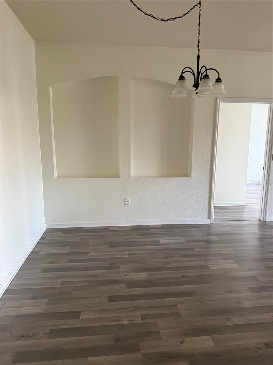 Image 9 of 34 For 3051 Greystone Loop 304