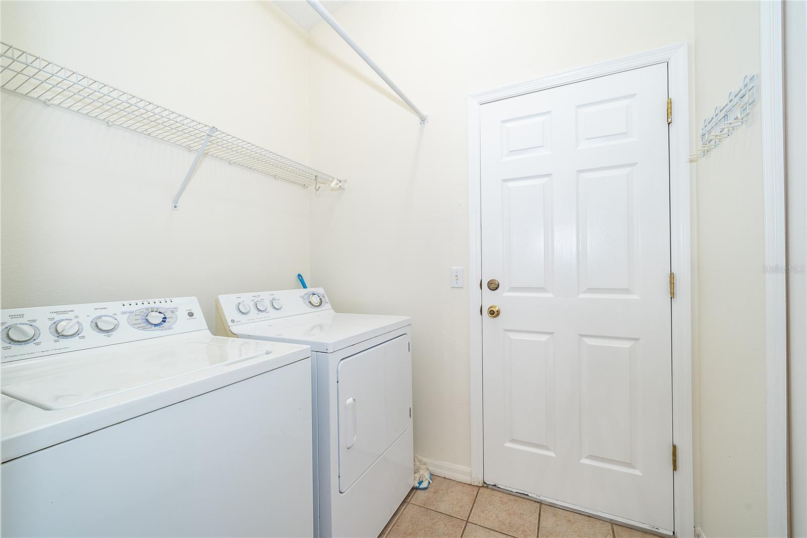 Image 18 of 28 For 1706 Fox Glen Court