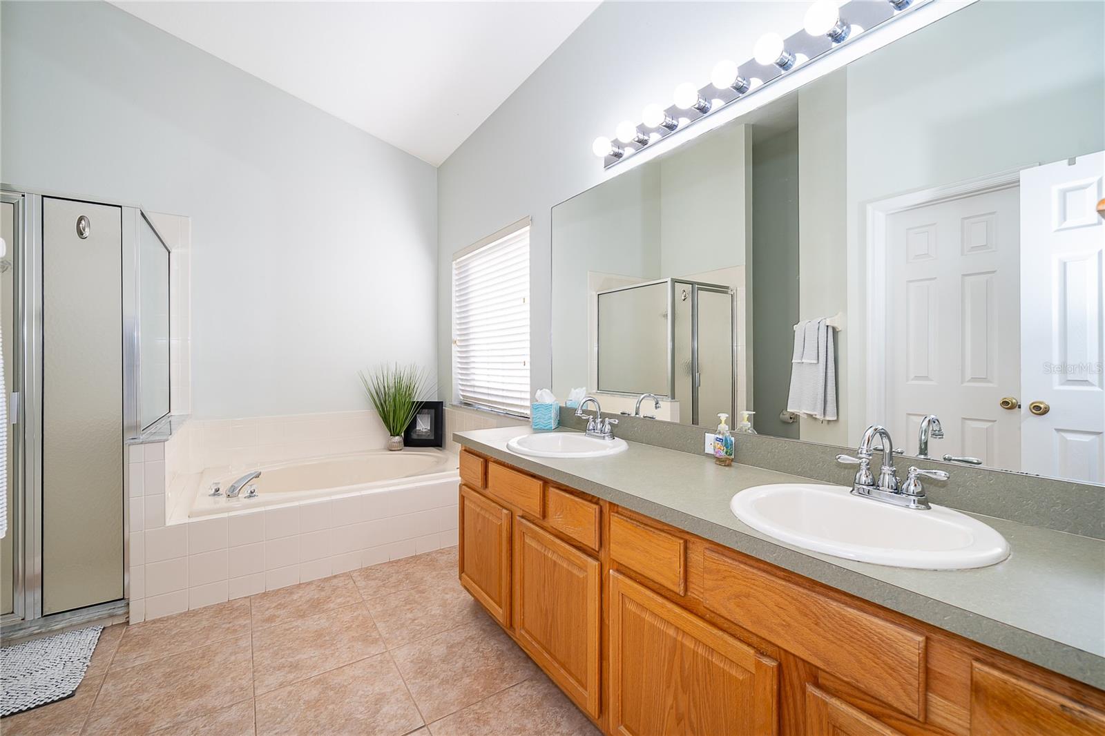 Image 20 of 28 For 1706 Fox Glen Court