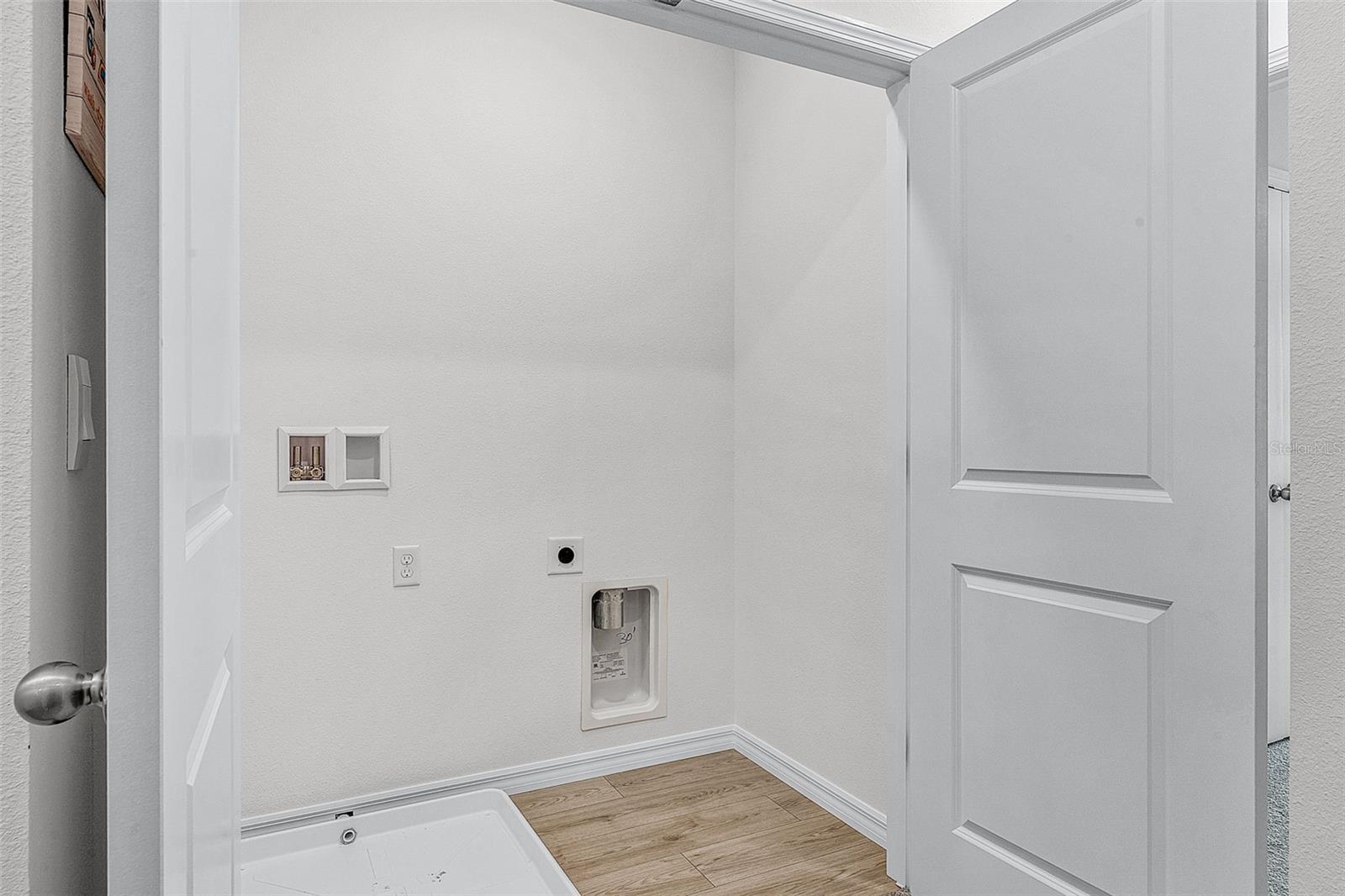 Image 15 of 21 For 3276 Chroma Street