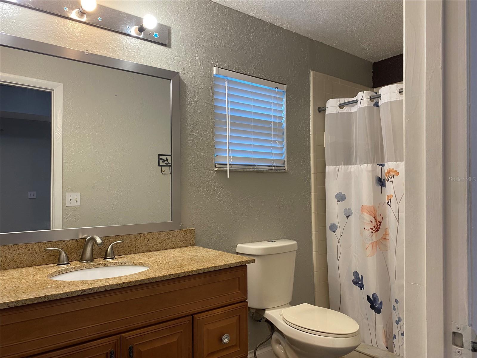 Image 19 of 34 For 1020 Vernon Loop