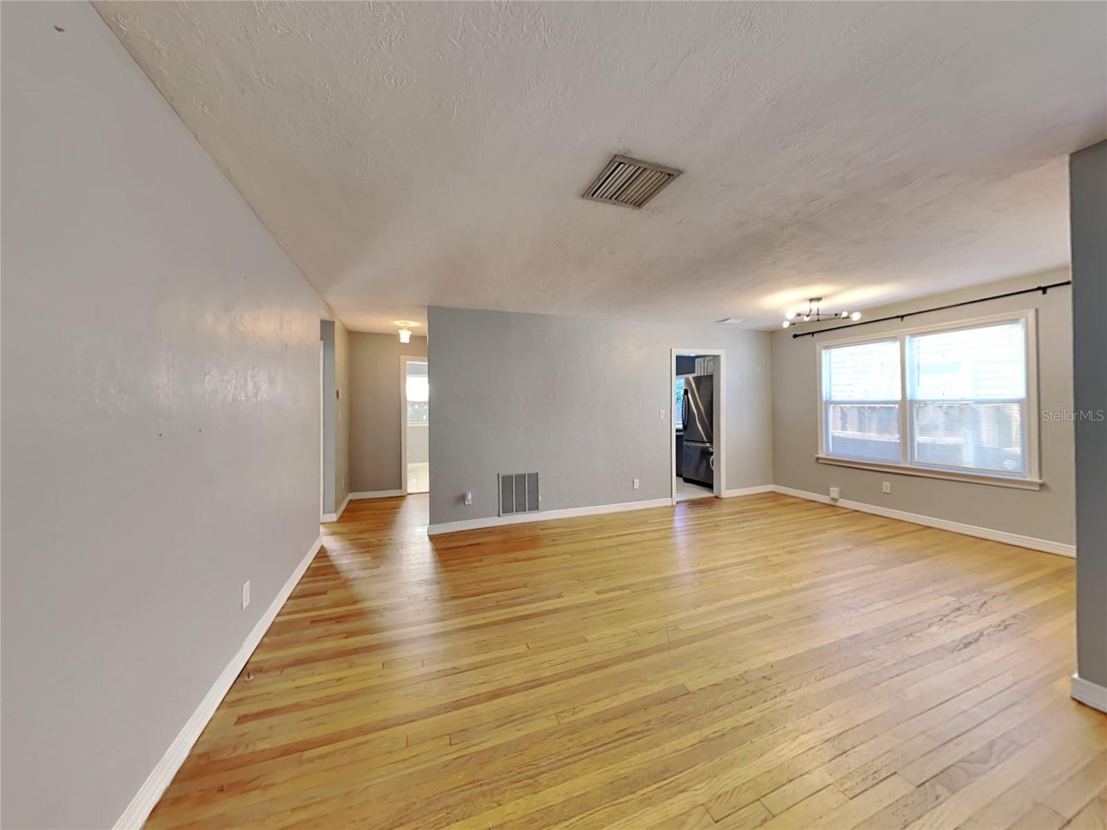 Image 2 of 15 For 1426 Amelia Street