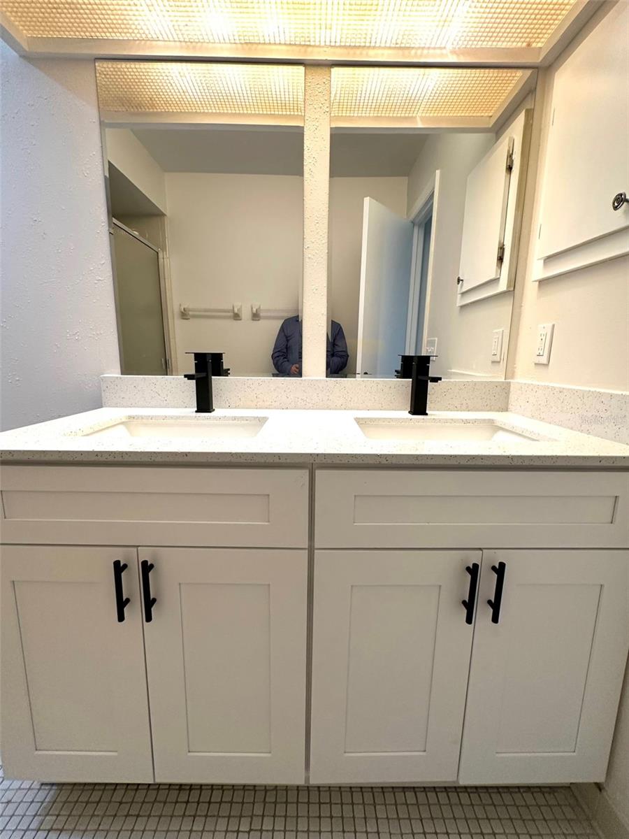 Image 16 of 25 For 4582 Heritage Oak Drive