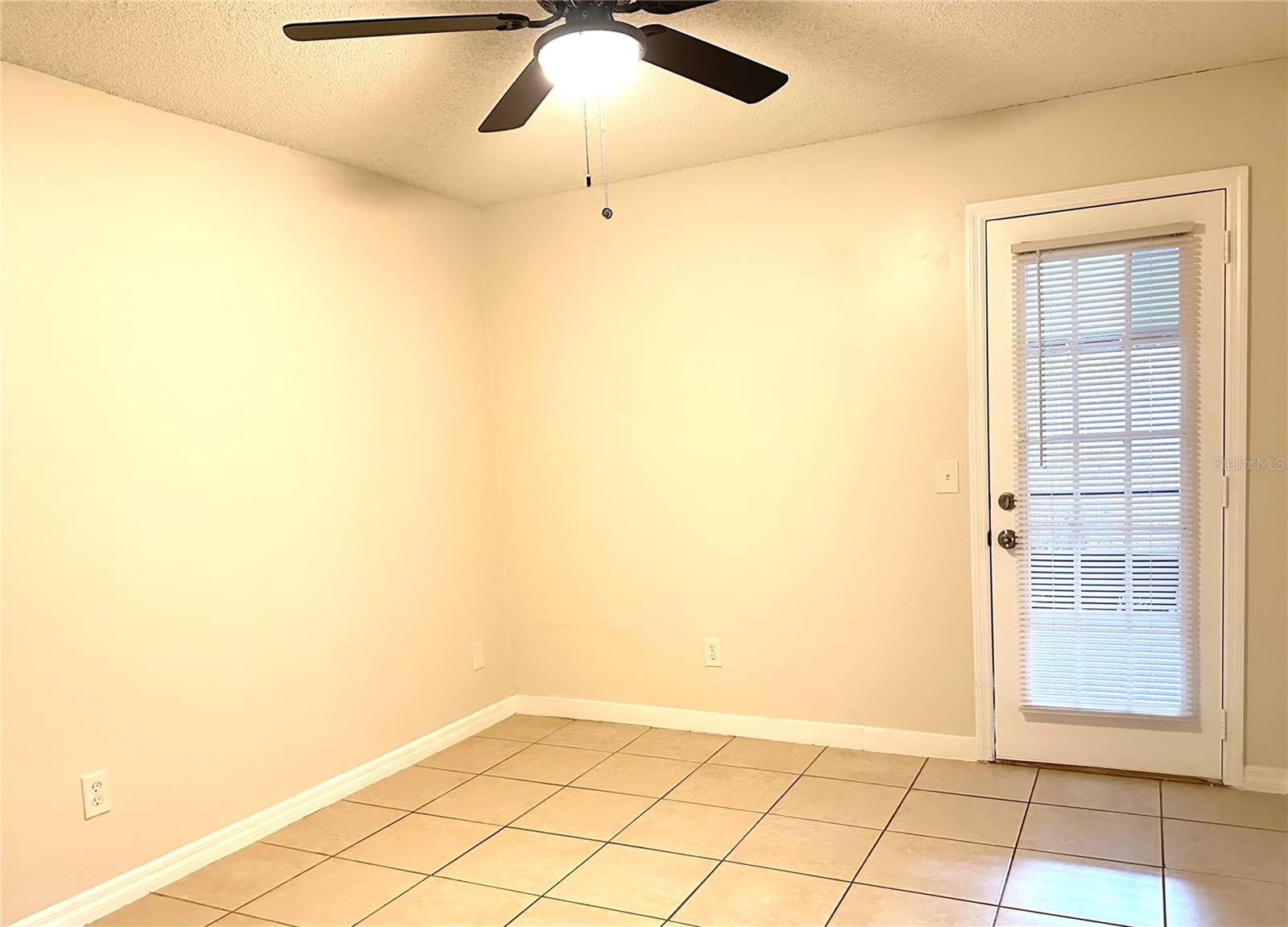 Image 17 of 25 For 4582 Heritage Oak Drive