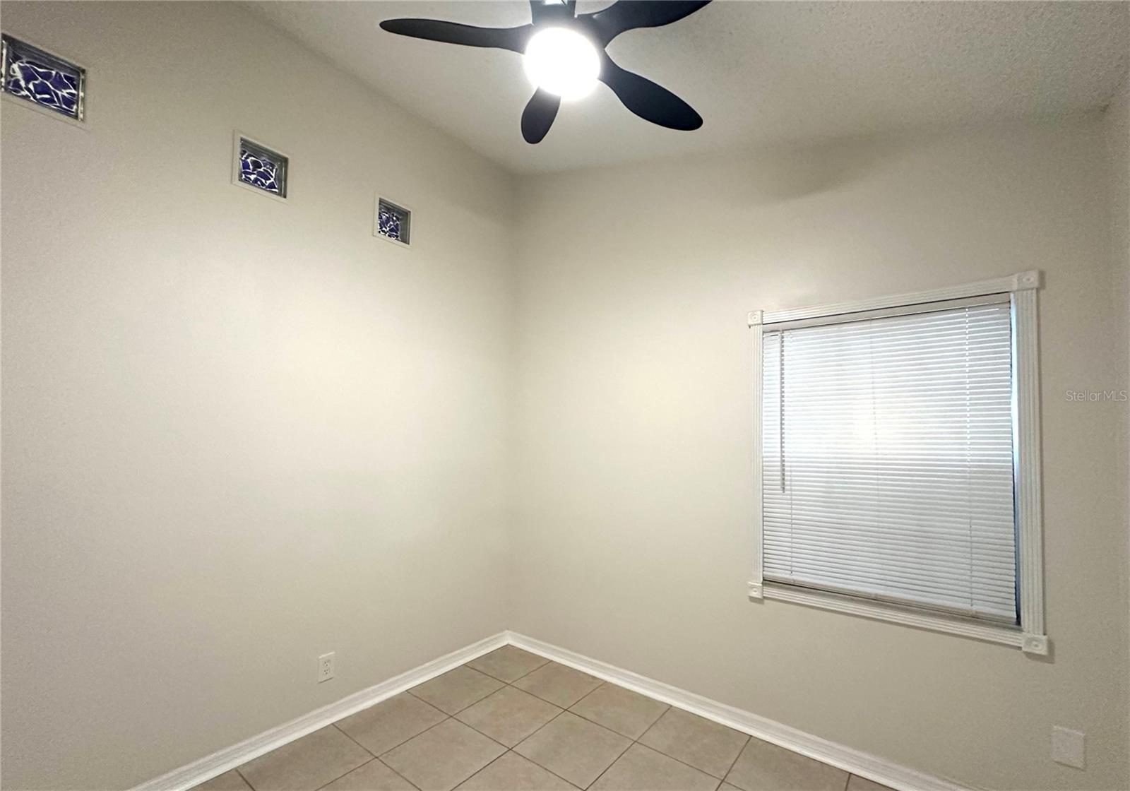 Image 18 of 25 For 4582 Heritage Oak Drive