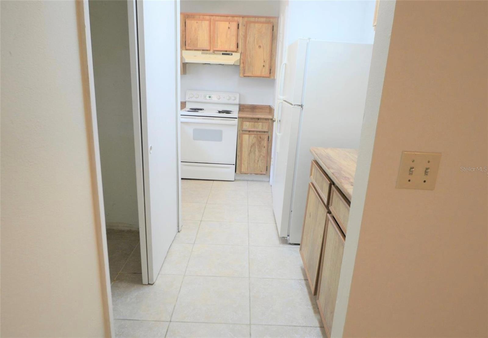 Image 4 of 9 For 4240 Pershing Pointe Place 2