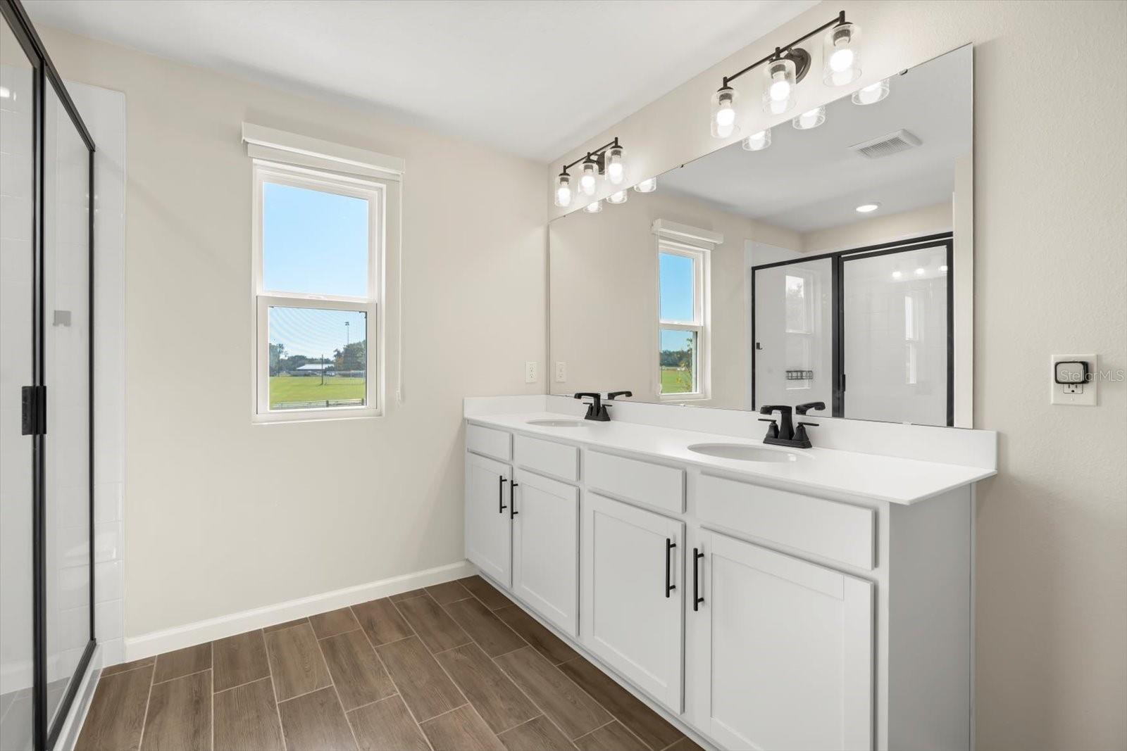 Image 14 of 39 For 3657 Sublett Loop