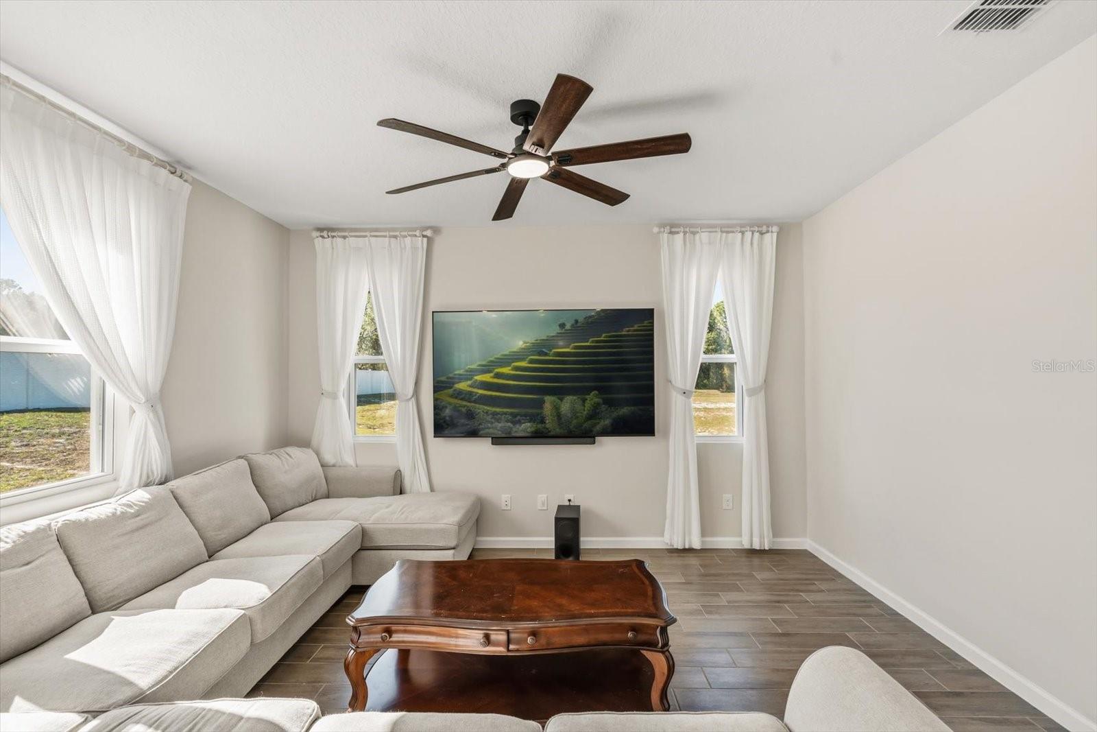 Image 6 of 39 For 3657 Sublett Loop