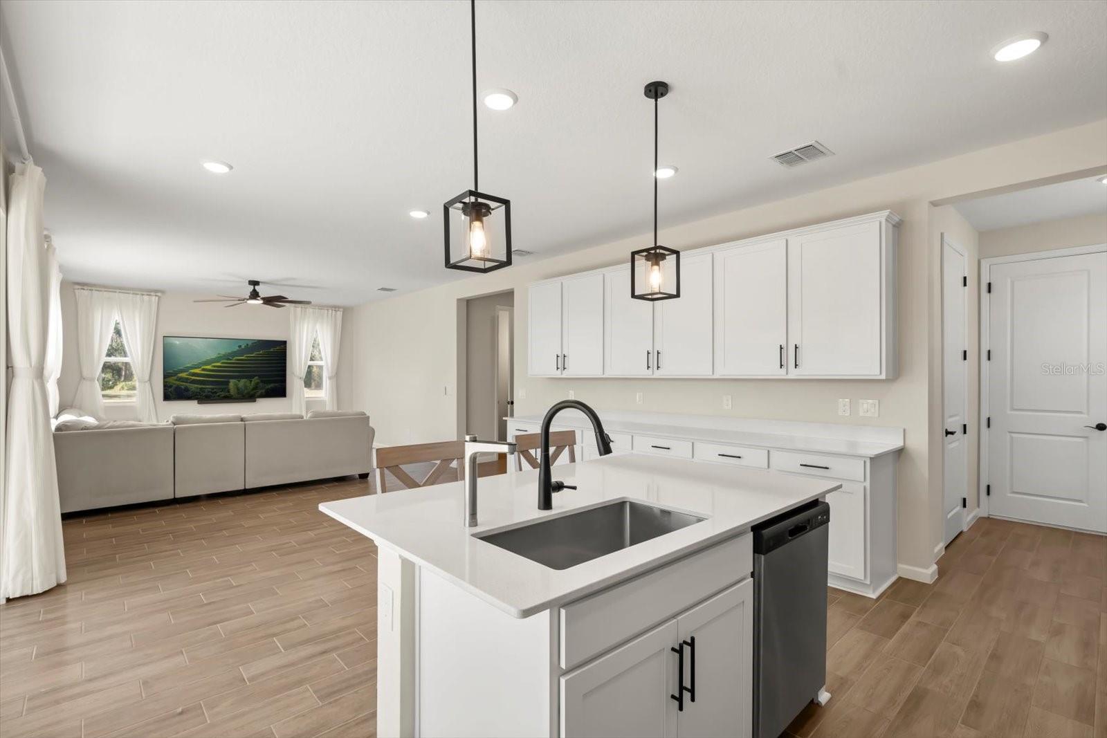 Image 7 of 39 For 3657 Sublett Loop