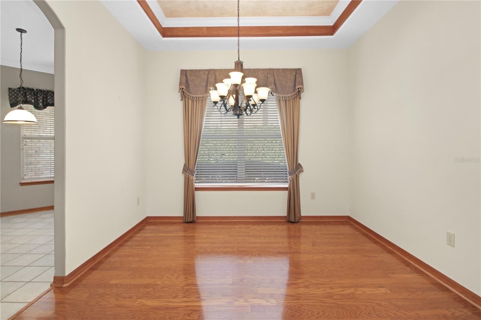 Image 16 of 42 For 400 Interlachen Court