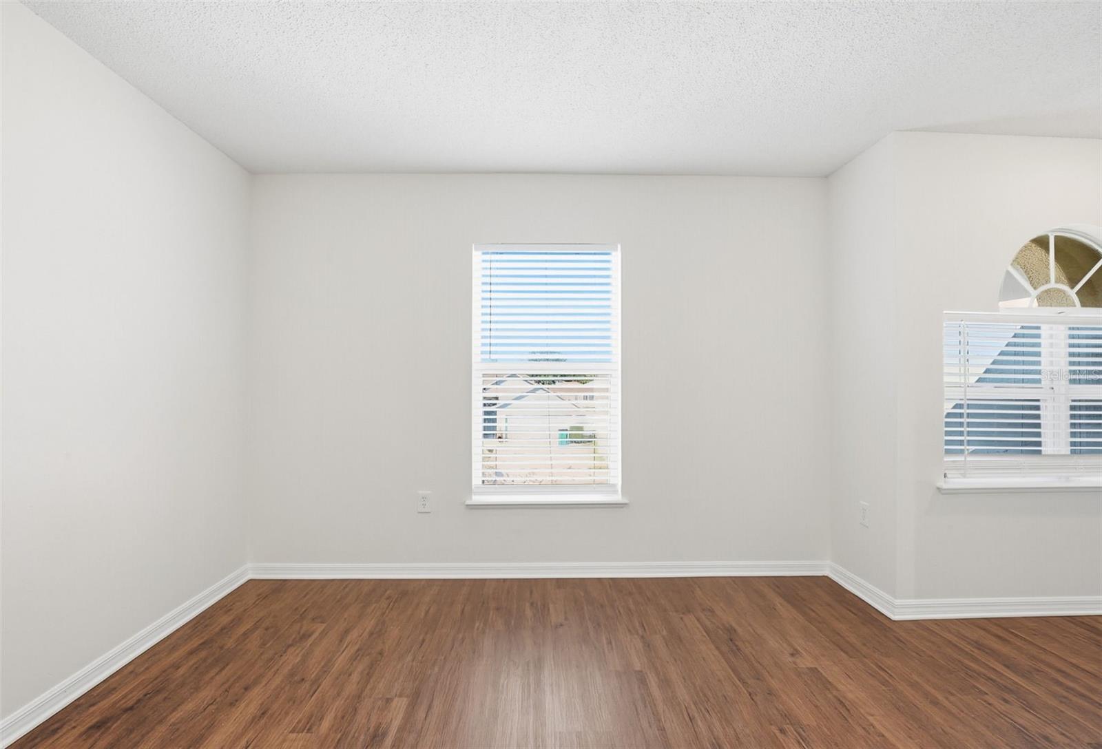 Image 22 of 40 For 31443 Loch Aline Drive