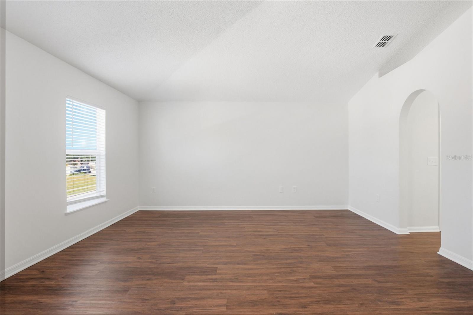 Image 24 of 40 For 31443 Loch Aline Drive