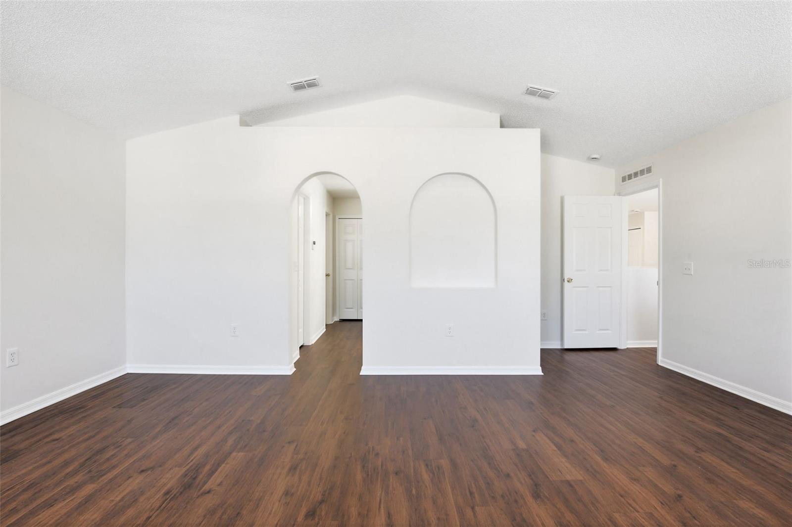 Image 7 of 40 For 31443 Loch Aline Drive