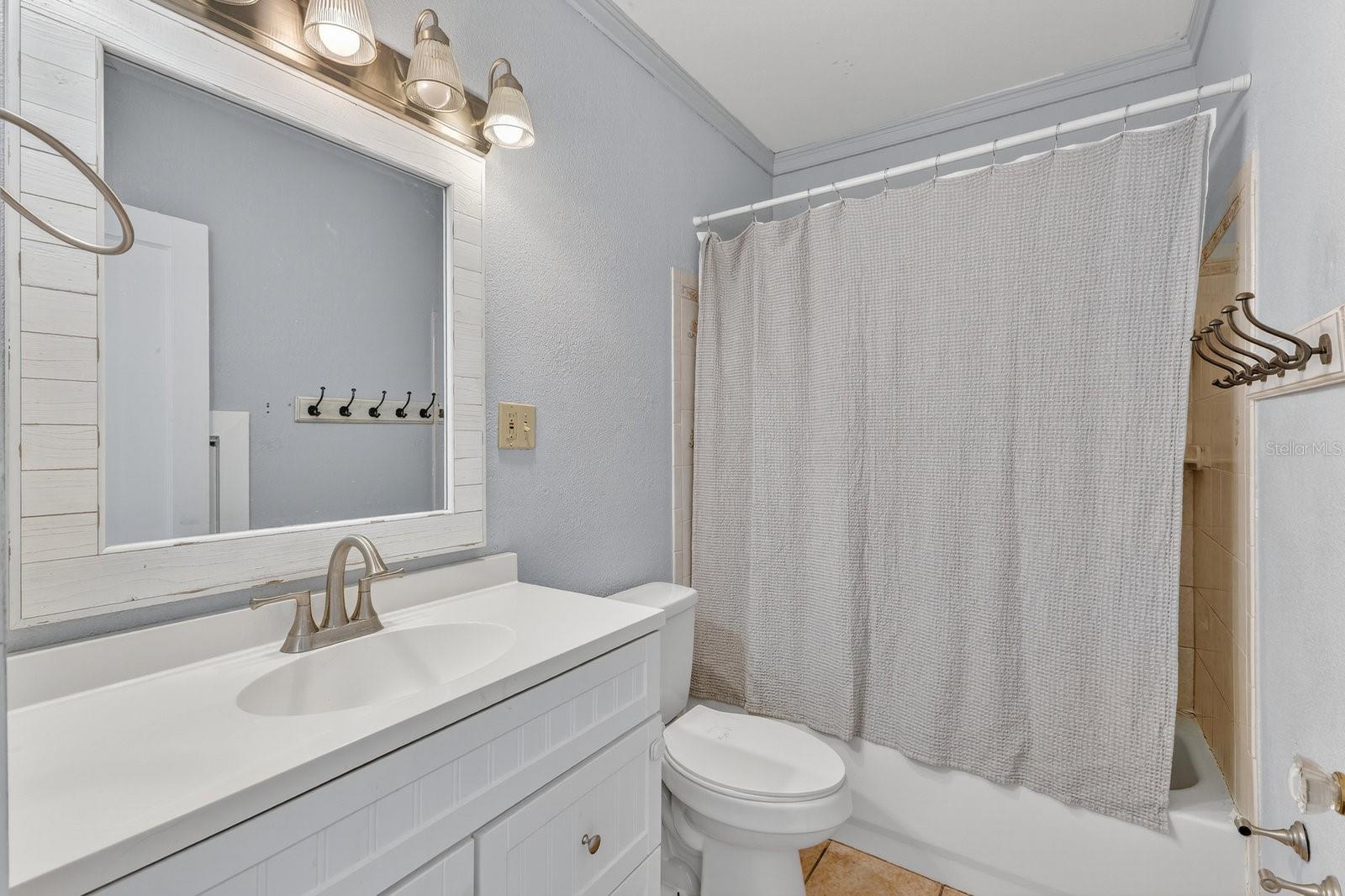 Image 13 of 38 For 2127 8th Avenue N