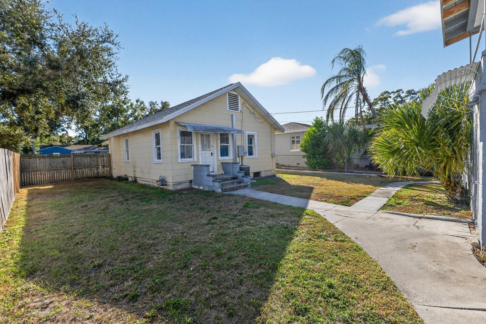 Image 17 of 38 For 2127 8th Avenue N