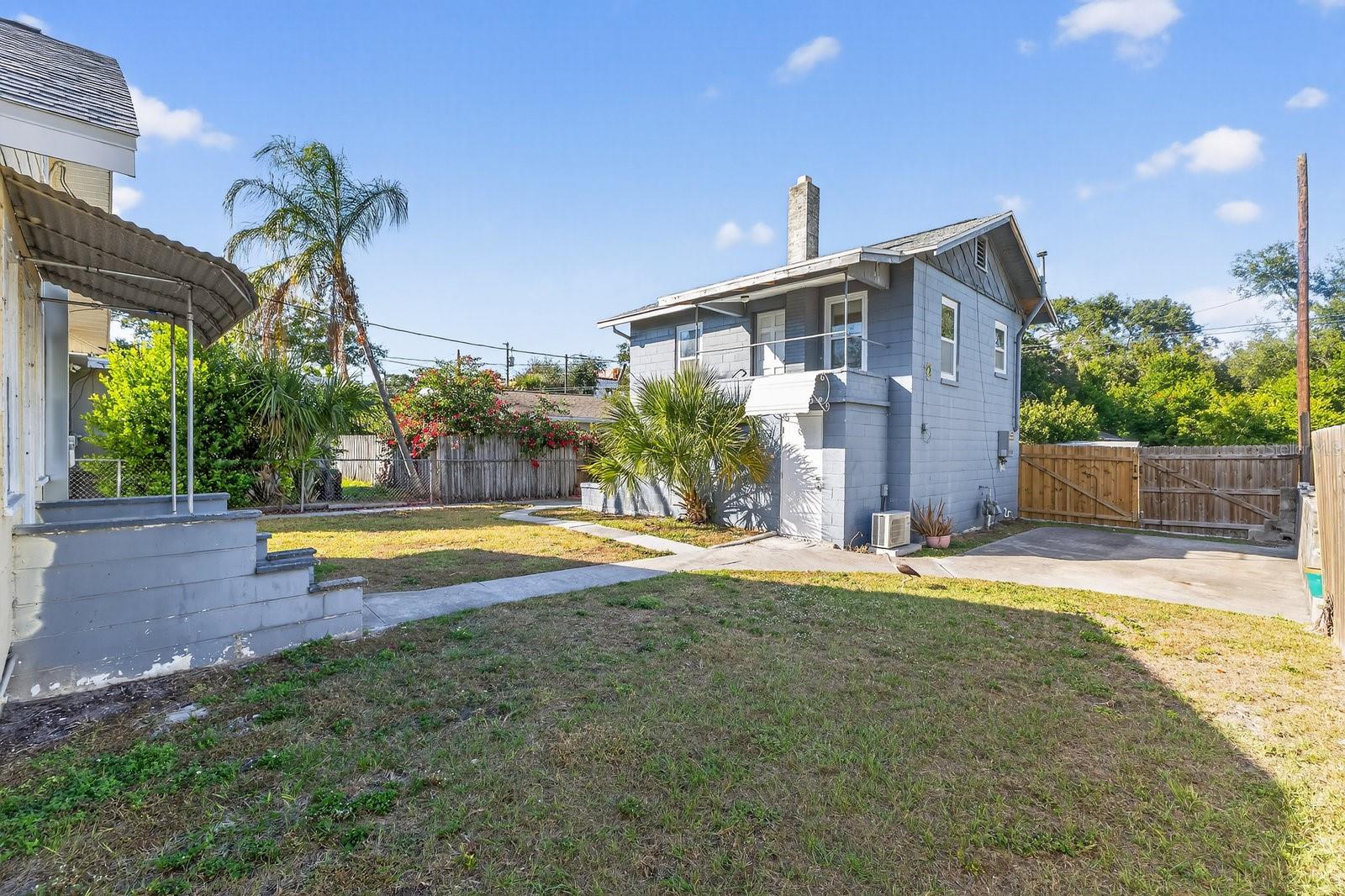 Image 18 of 38 For 2127 8th Avenue N