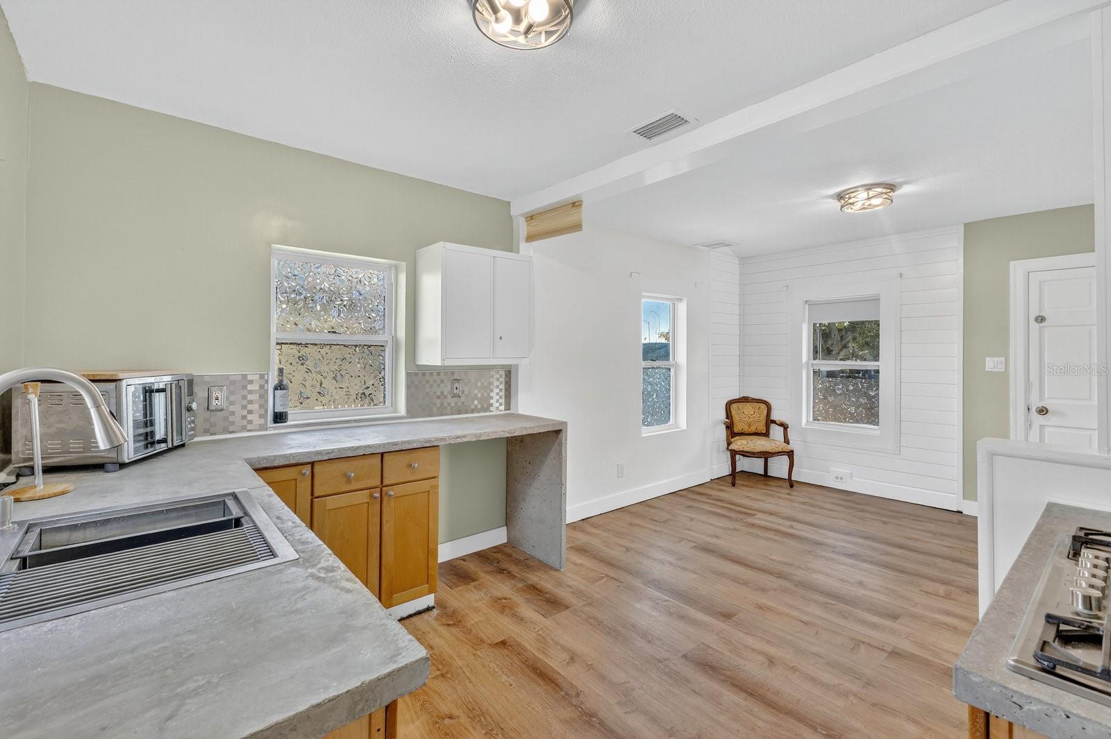 Image 20 of 38 For 2127 8th Avenue N