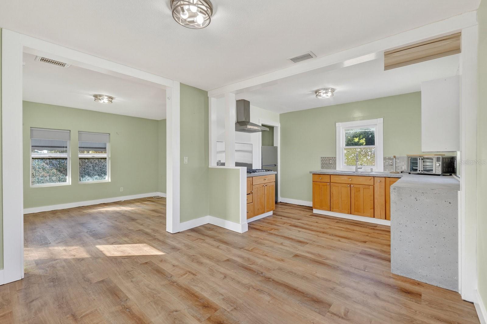 Image 22 of 38 For 2127 8th Avenue N