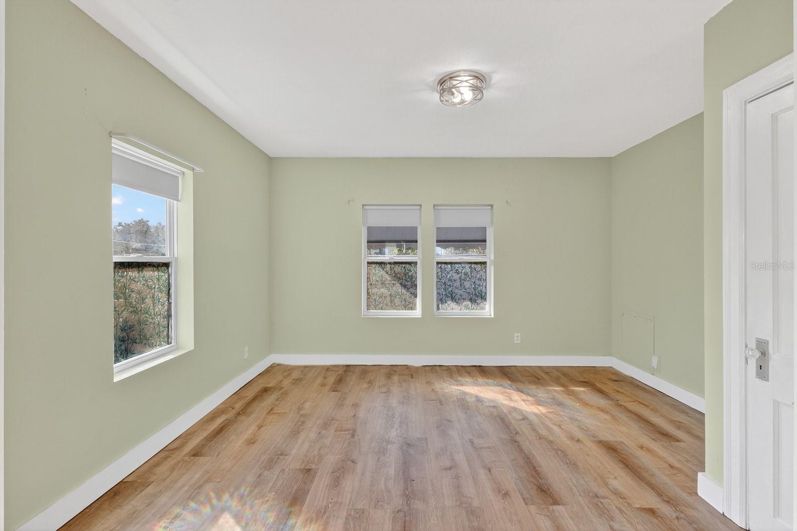 Image 23 of 38 For 2127 8th Avenue N