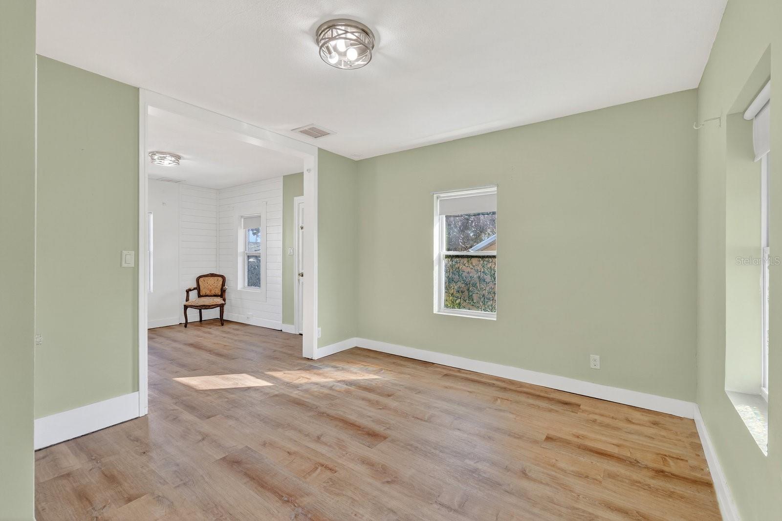 Image 25 of 38 For 2127 8th Avenue N