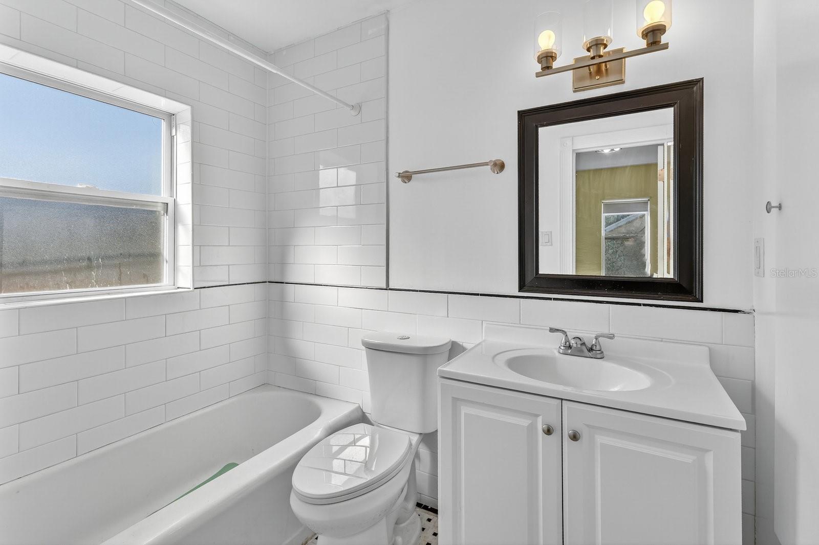 Image 27 of 38 For 2127 8th Avenue N