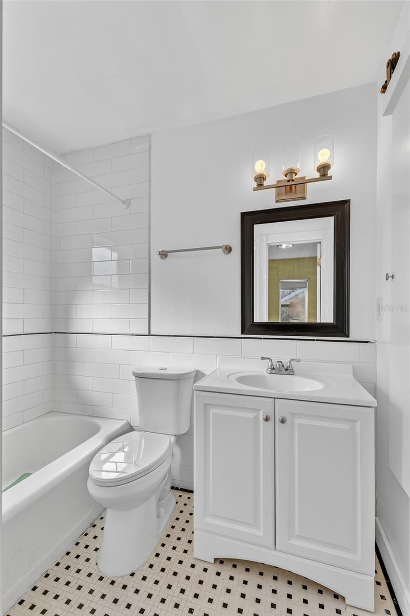 Image 28 of 38 For 2127 8th Avenue N