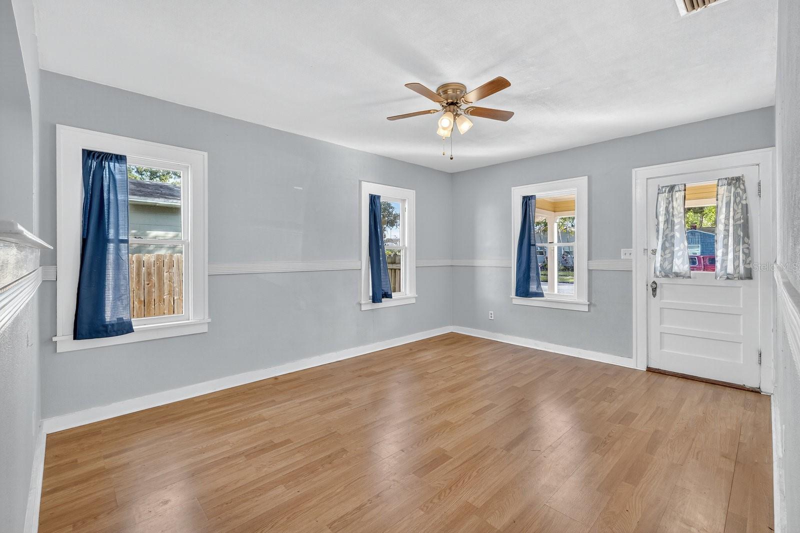 Image 3 of 38 For 2127 8th Avenue N