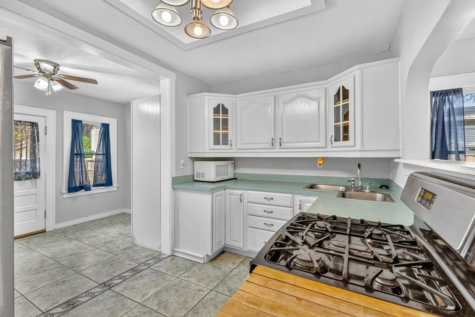 Image 7 of 38 For 2127 8th Avenue N