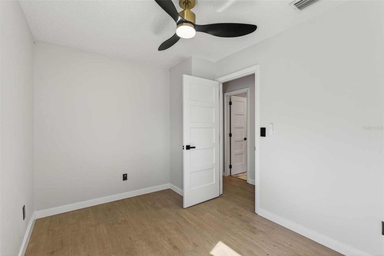 Image 13 of 25 For 508 Hibiscus Way