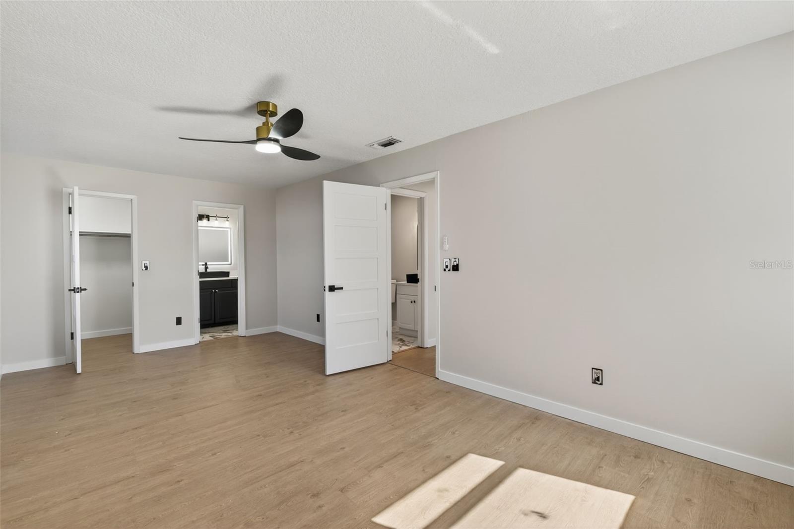 Image 16 of 25 For 508 Hibiscus Way