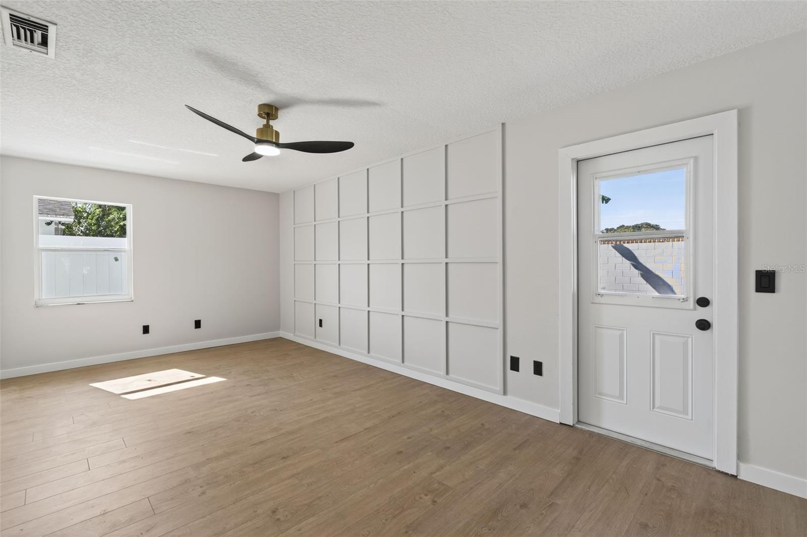 Image 17 of 25 For 508 Hibiscus Way